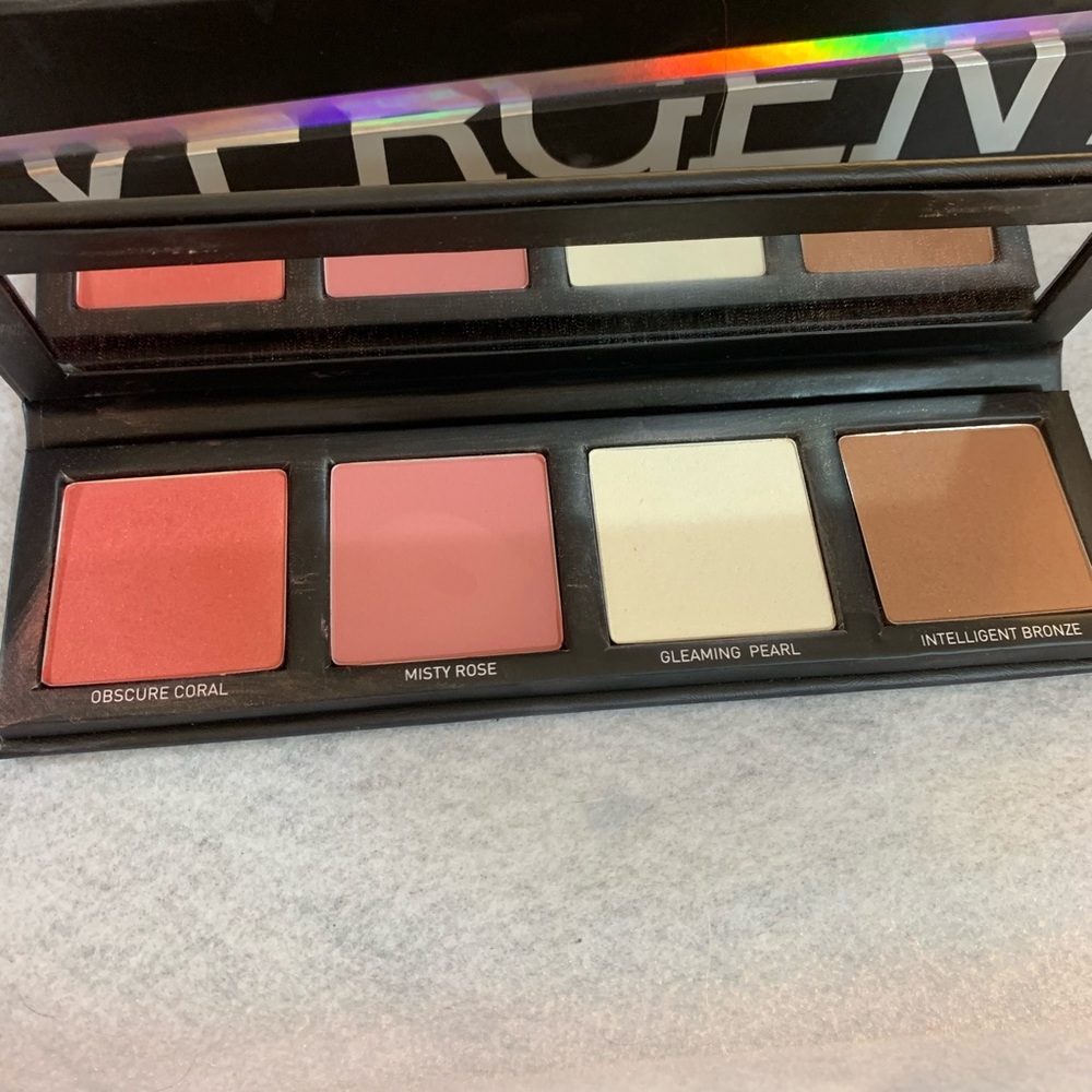 Sephora Divergent Multipiece Collectors Makeup Kit - Picture 6 of 16